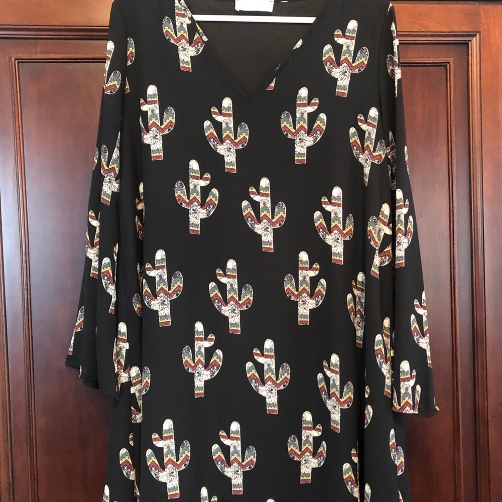 Cactus dress WITH bell sleeves